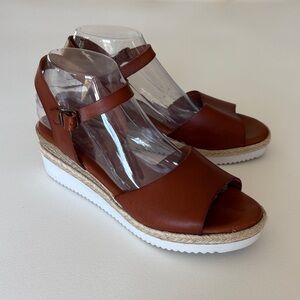 Bertuchi Quarter Strap Wedge Sandals Leather Made in Spain Cushioned Size 9.5